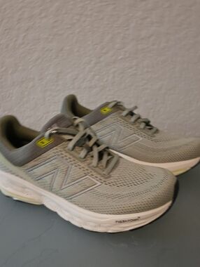 New Balance Fresh Foam X 860 Sneakers Size 9.5